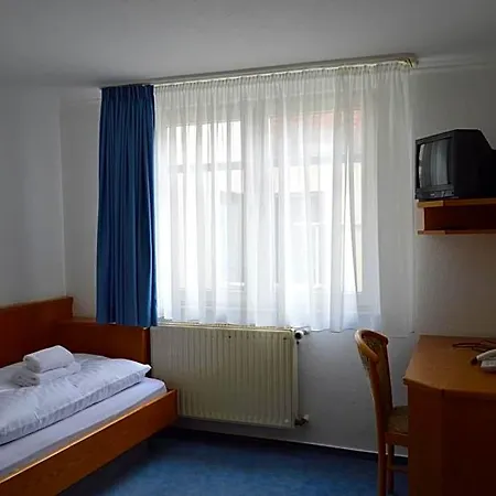Loewen Inn 3*